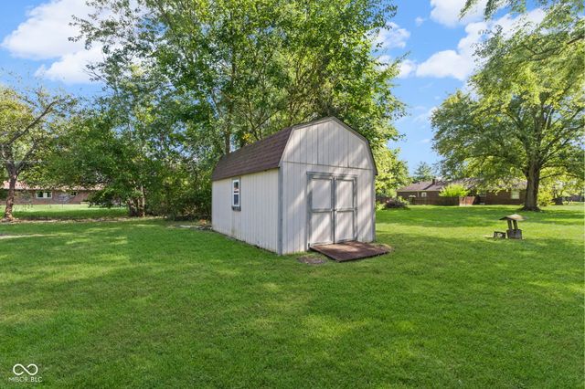 1393 S Buttercup Drive, New Palestine, IN 46163