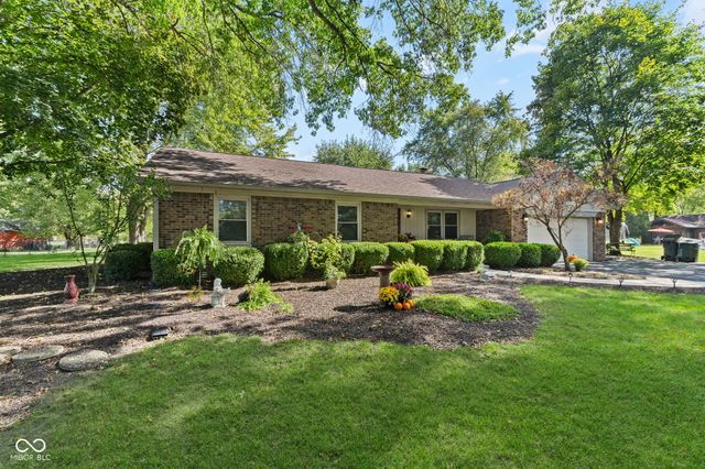 1393 S Buttercup Drive, New Palestine, IN 46163