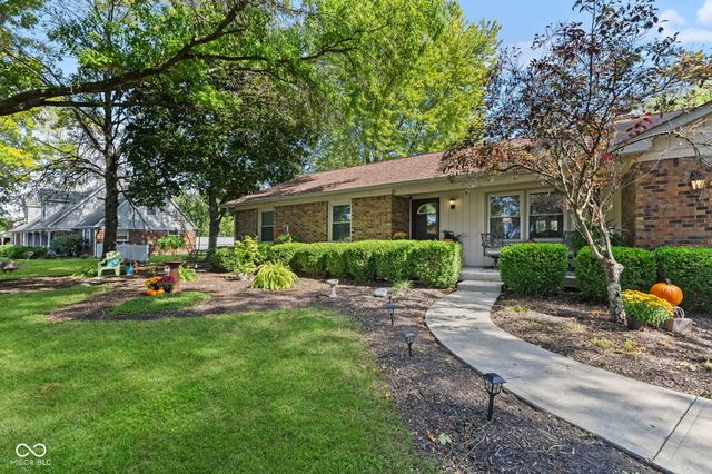 1393 S Buttercup Drive, New Palestine, IN 46163