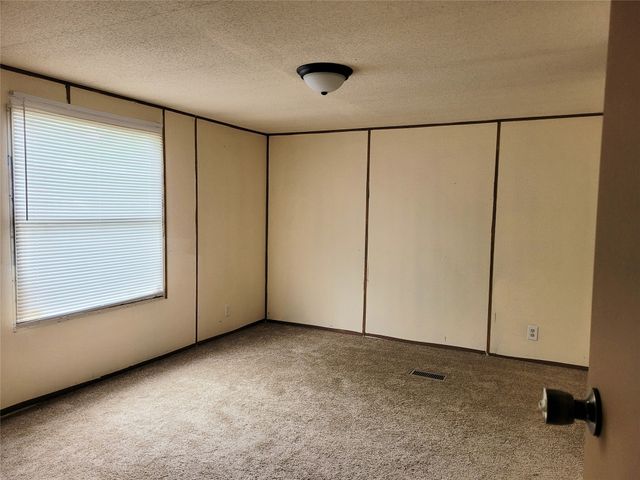 925 Redoak Drive, West Tawakoni, TX 75474