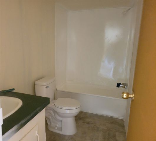 925 Redoak Drive, West Tawakoni, TX 75474