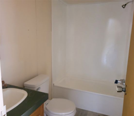 925 Redoak Drive, West Tawakoni, TX 75474