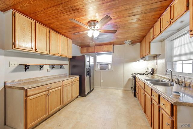 2512 Highway 665, Montegut, LA 70377