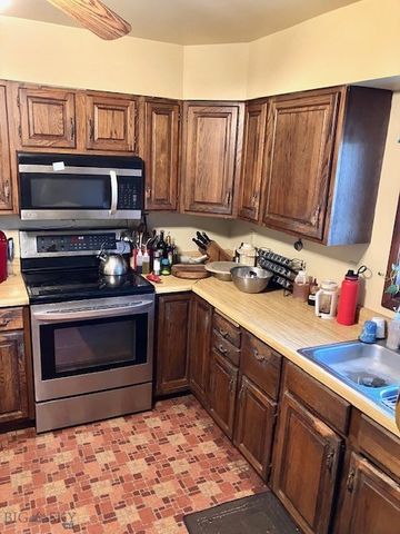 15815 Portnell, Gallatin Gateway, MT 59730