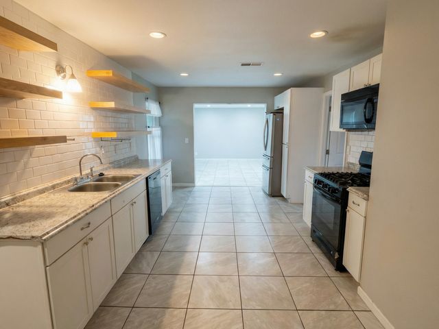 3934 Portsmouth Dr, San Antonio, TX 78223