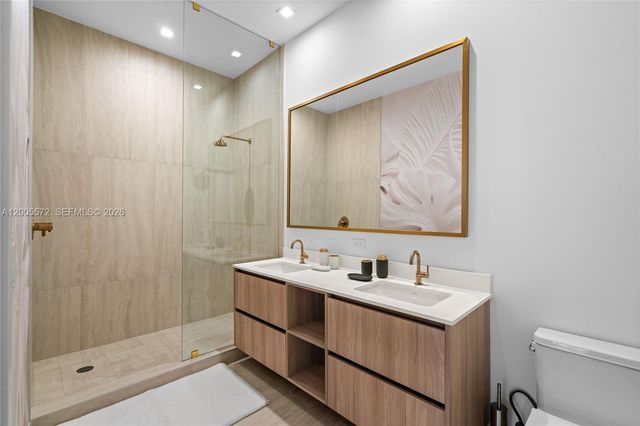 77 SE 5 507, Miami, FL 33131