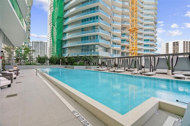 77 SE 5 507, Miami, FL 33131