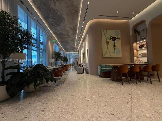 77 SE 5 507, Miami, FL 33131