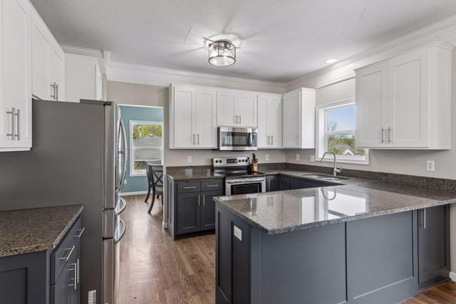 254 Jaspers Circle S, Chaska, MN 55318