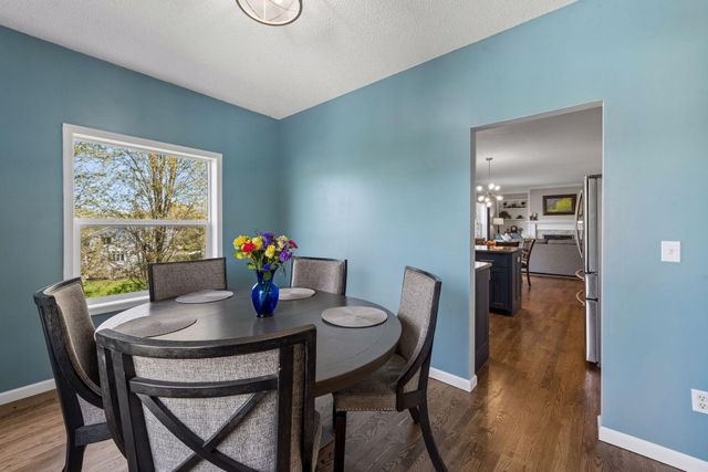 254 Jaspers Circle S, Chaska, MN 55318