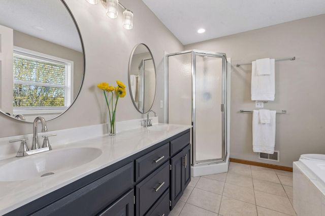 254 Jaspers Circle S, Chaska, MN 55318
