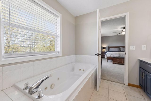 254 Jaspers Circle S, Chaska, MN 55318