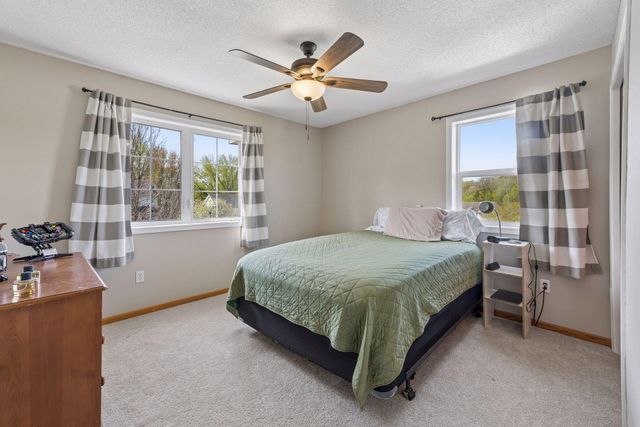 254 Jaspers Circle S, Chaska, MN 55318