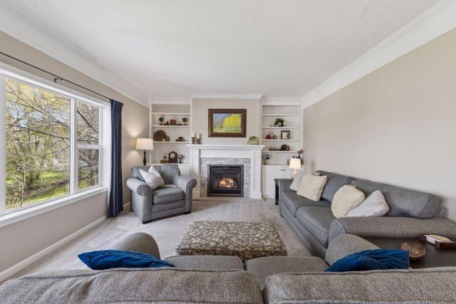 254 Jaspers Circle S, Chaska, MN 55318