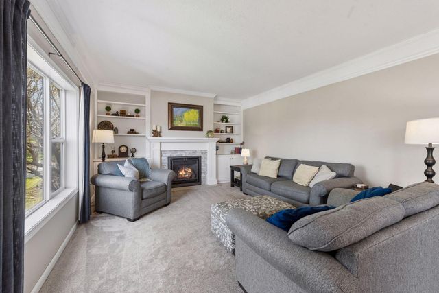 254 Jaspers Circle S, Chaska, MN 55318