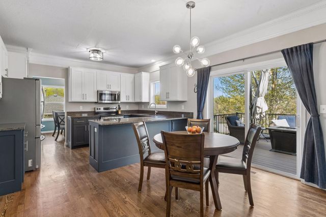 254 Jaspers Circle S, Chaska, MN 55318
