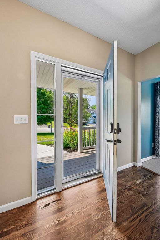254 Jaspers Circle S, Chaska, MN 55318 — photo 3