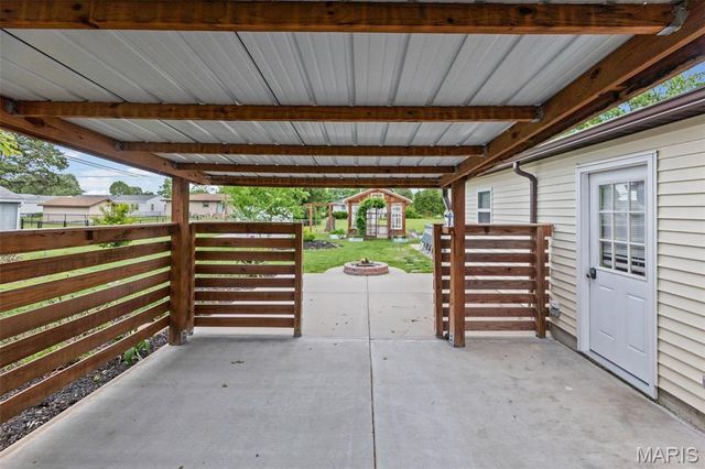 1512 Columbia Road, Dupo, IL 62239