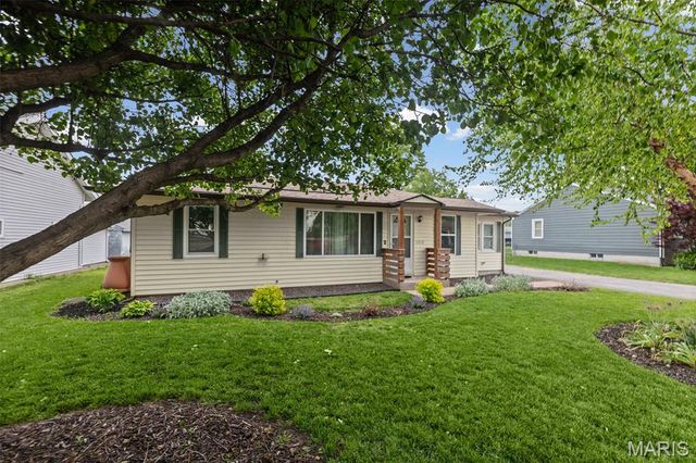 1512 Columbia Road, Dupo, IL 62239