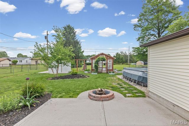 1512 Columbia Road, Dupo, IL 62239