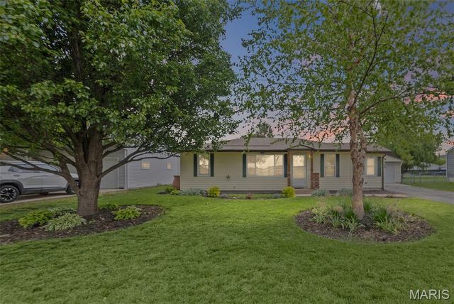 1512 Columbia Road, Dupo, IL 62239