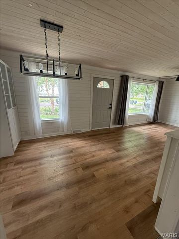 1512 Columbia Road, Dupo, IL 62239