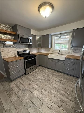 1512 Columbia Road, Dupo, IL 62239