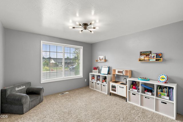 79 Osprey Drive, Eagle Point, OR 97524
