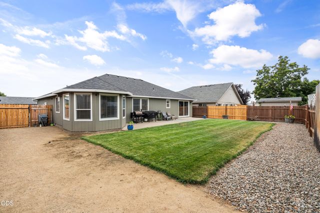 79 Osprey Drive, Eagle Point, OR 97524