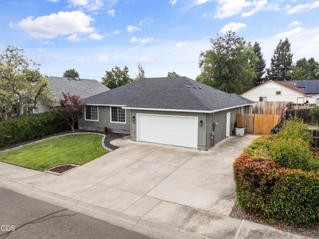 79 Osprey Drive, Eagle Point, OR 97524