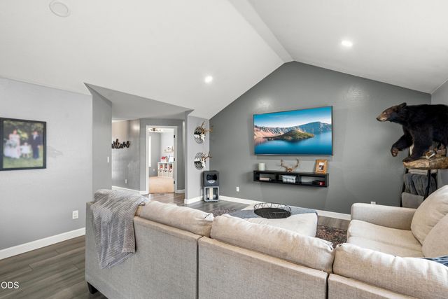 79 Osprey Drive, Eagle Point, OR 97524