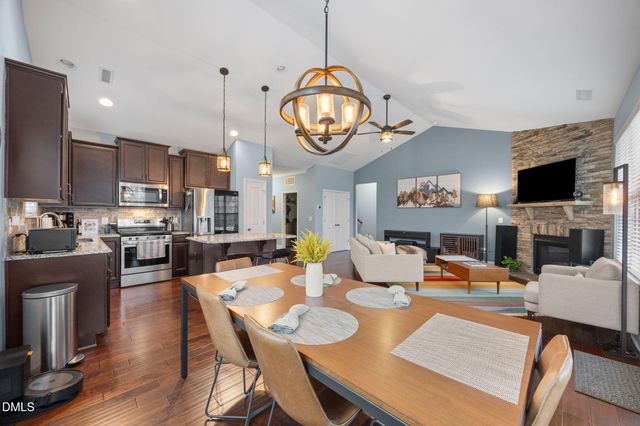 2453 Glenkirk Drive, Burlington, NC 27215