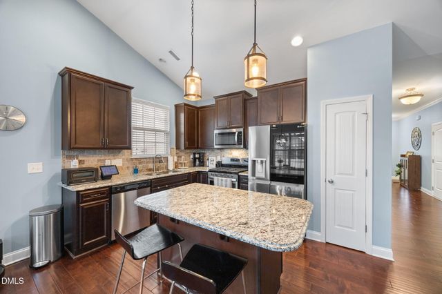 2453 Glenkirk Drive, Burlington, NC 27215