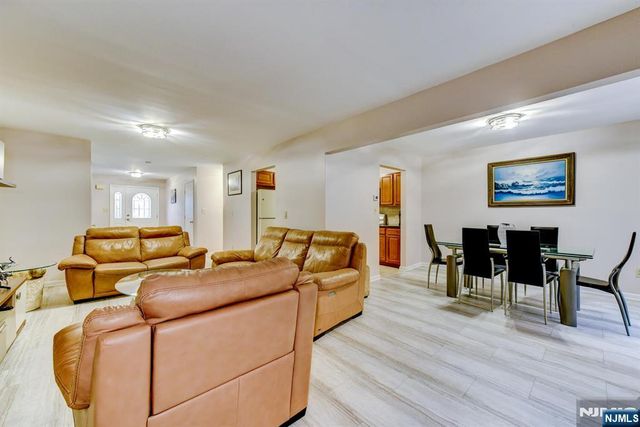 6 Hansen 6, Wayne, NJ 07470