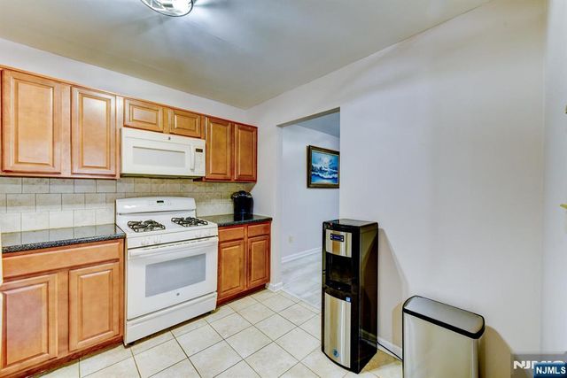 6 Hansen 6, Wayne, NJ 07470