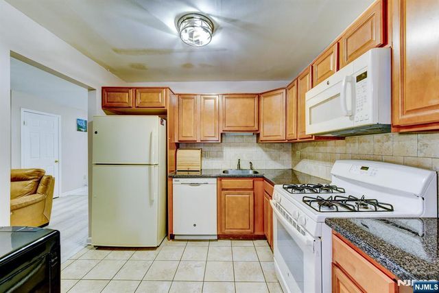 6 Hansen 6, Wayne, NJ 07470