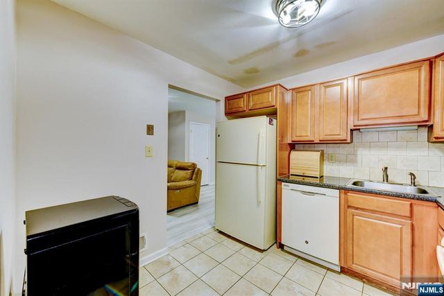 6 Hansen 6, Wayne, NJ 07470