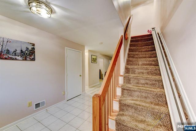 6 Hansen 6, Wayne, NJ 07470