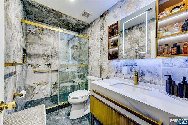 6 Hansen 6, Wayne, NJ 07470