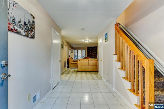 6 Hansen 6, Wayne, NJ 07470