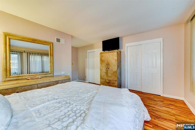 6 Hansen 6, Wayne, NJ 07470