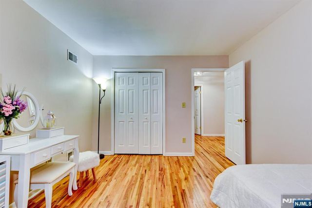 6 Hansen 6, Wayne, NJ 07470