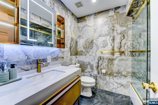 6 Hansen 6, Wayne, NJ 07470