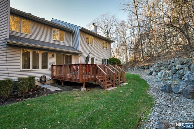 6 Hansen 6, Wayne, NJ 07470