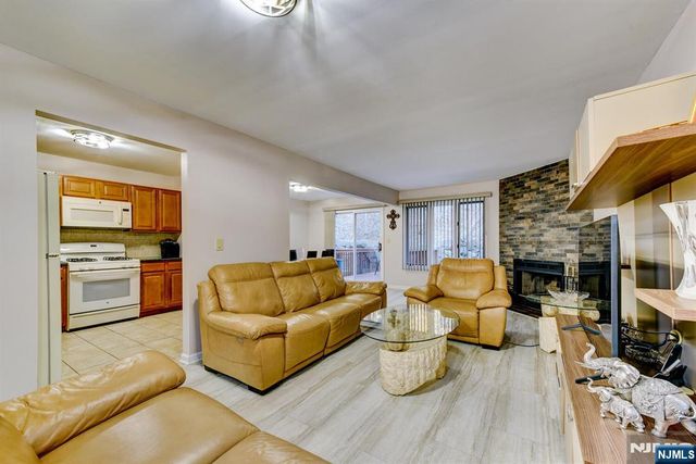 6 Hansen 6, Wayne, NJ 07470