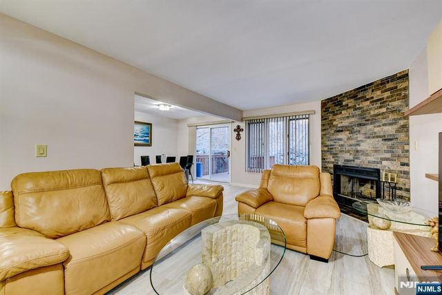 6 Hansen 6, Wayne, NJ 07470