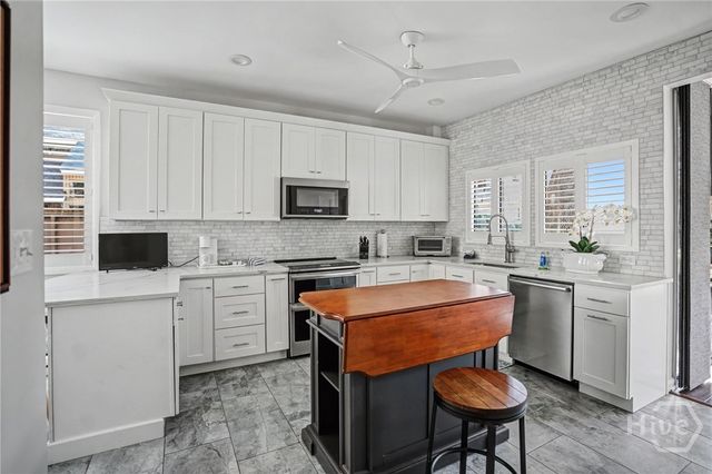 10 Dame Kathryn Drive, Savannah, GA 31411