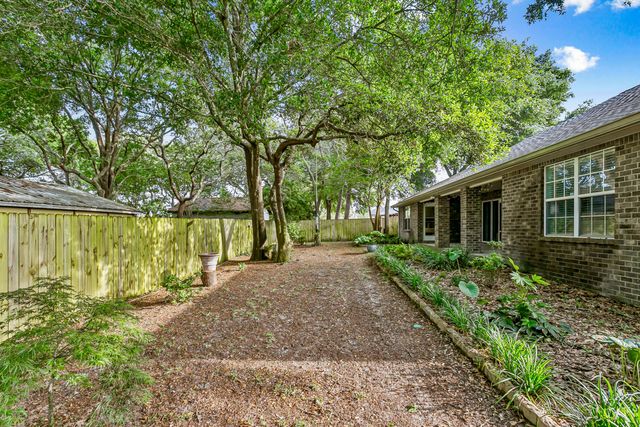 2583 Stormy Circle, Navarre, FL 32566