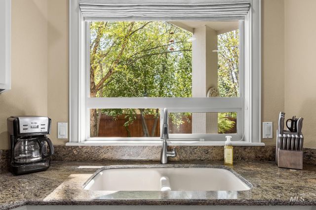 1215 N Macaile, Eagle, ID 83616