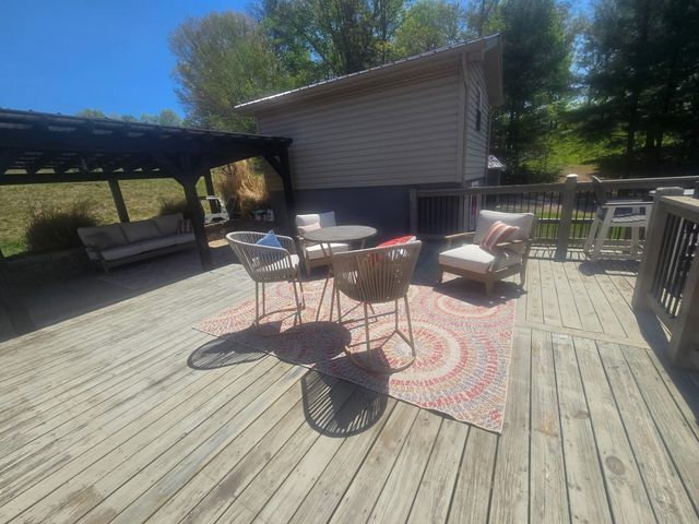 4003 Webbs Mill RD NW, Riner, VA 24149